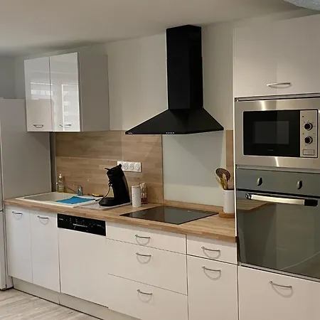 L'Arena - Logement Cosy Proche De La Maison Carree Апартаменты *