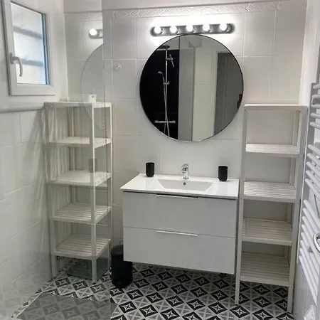 Апартаменты L'Arena - Logement Cosy Proche De La Maison Carree Ним
